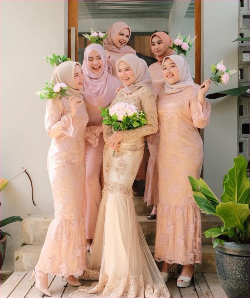 bridesmaid hijab batik gambar islami