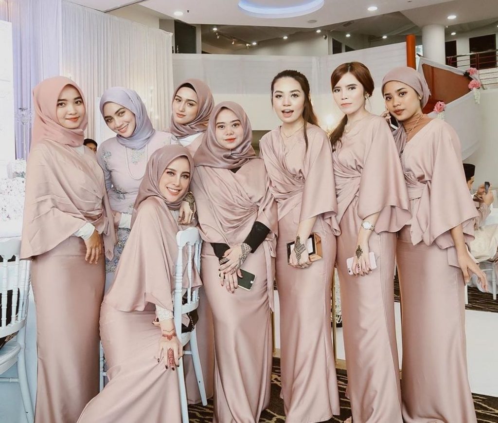 model baju bridesmaid hijab 2020 5 inspirasi model seragam bridesmaid