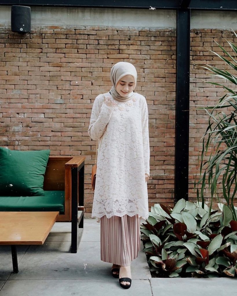 model kebaya simple 1000 X 1250 8 inspirasi dress kebaya brokat dengan hijab buat kondangan