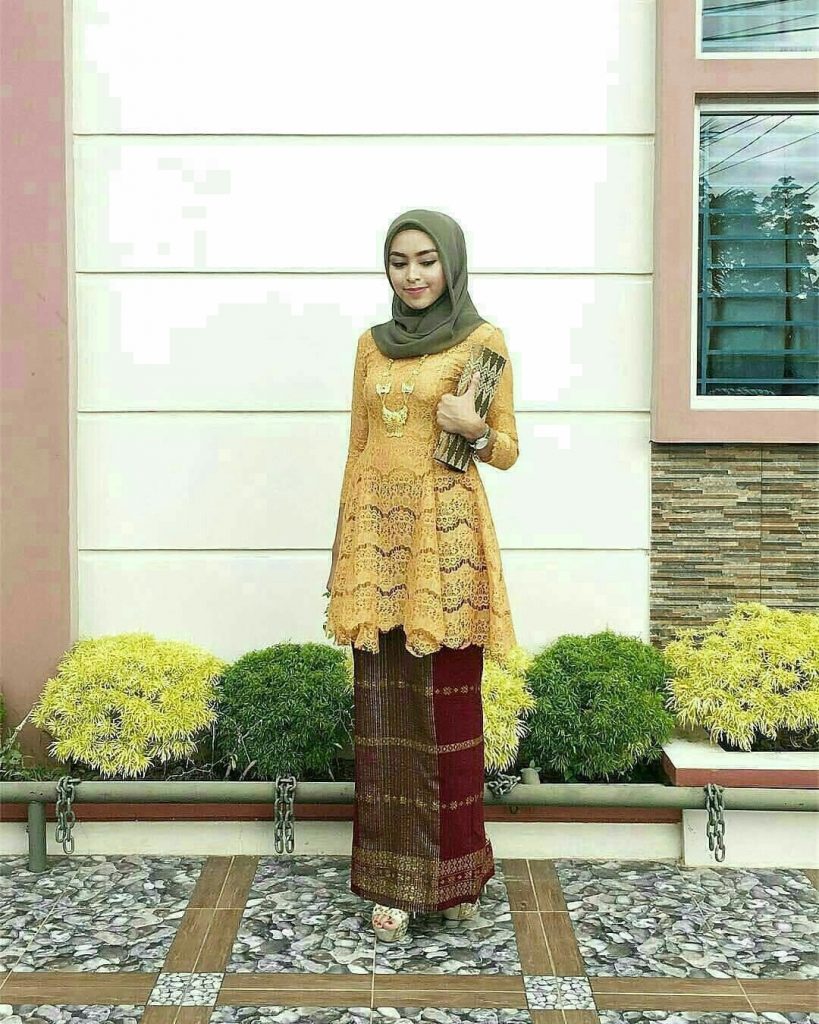 model kebaya wisuda pinterest 1080 X 1350 pin putridwiutami on hijab ideas batik fashion model kebaya