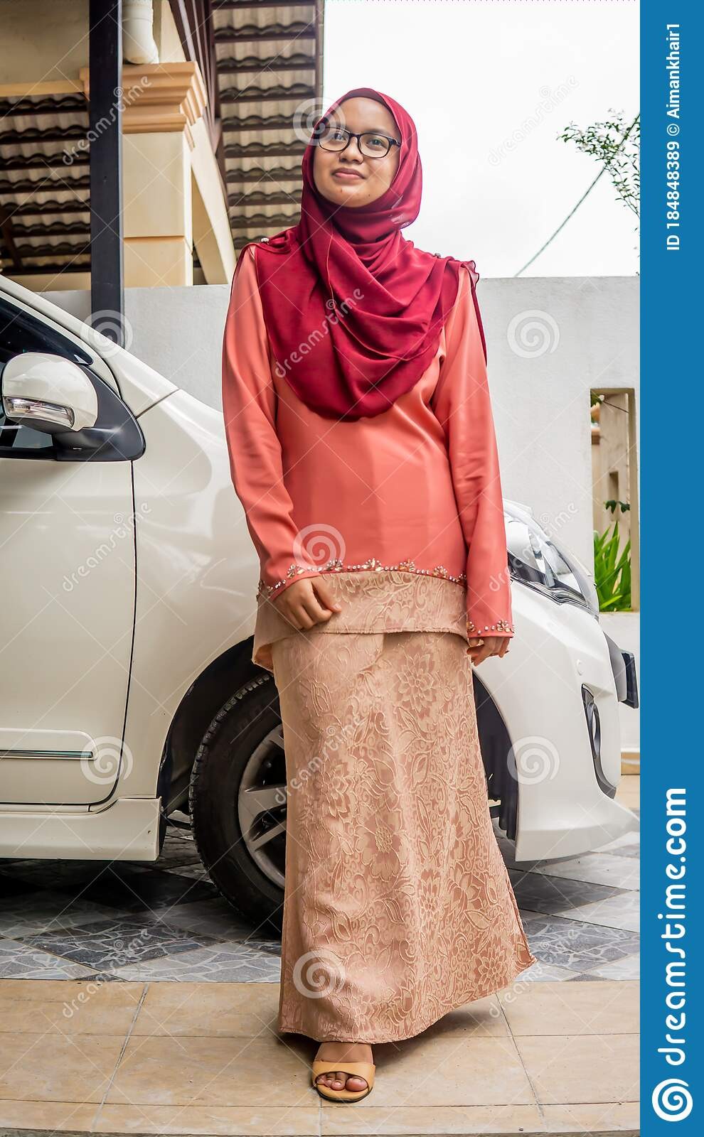 A Portrait Of Beautiful Young Muslim Malay Woman Wearing A Hijab Model Hijab Photography