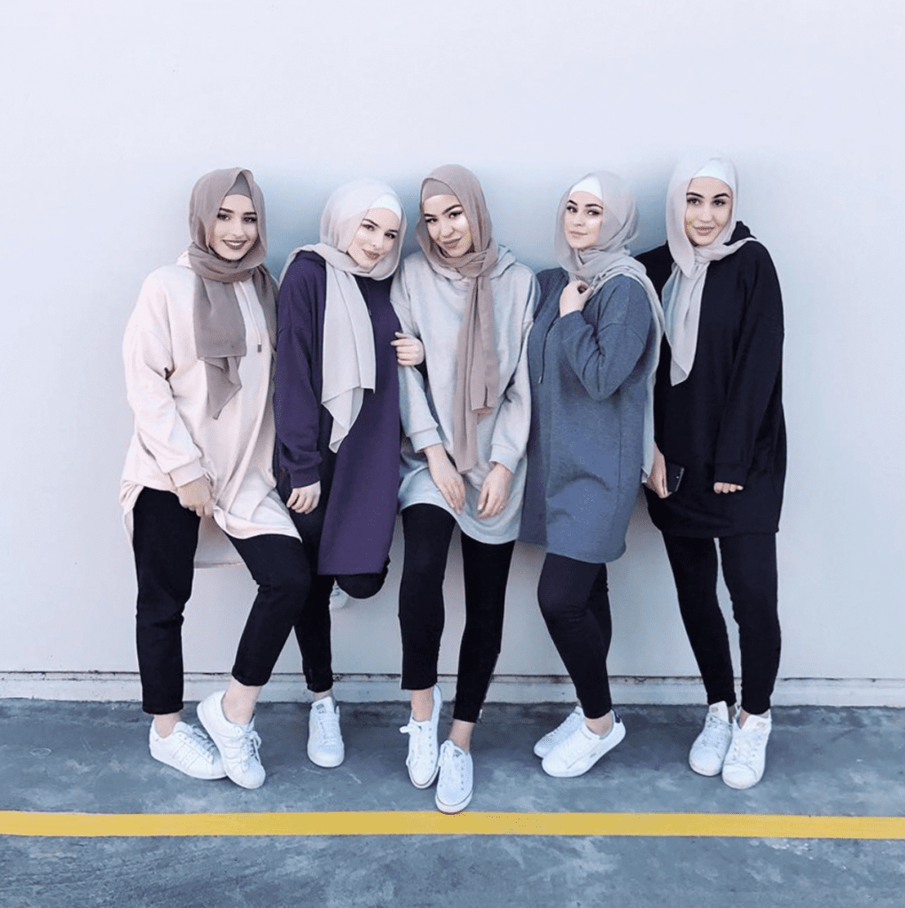 Inspirasi Ootd Hijab Simple Untuk Hangout, Bikin Penampilanmu Kekinian Outfit Hijab Sehari-Hari