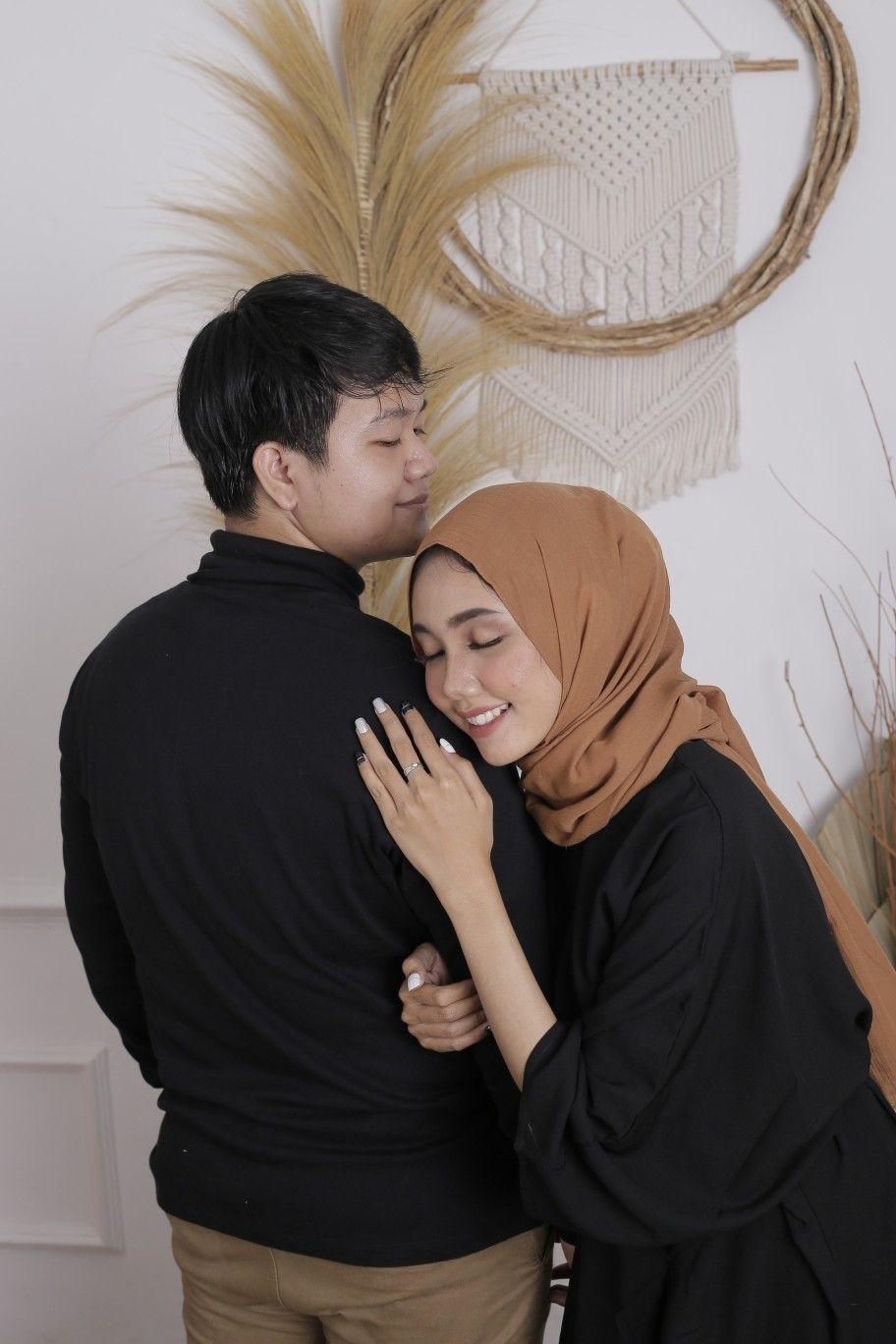 Prewedding Ideas Indoor Hijab | Foto Perkawinan, Gambar, Perkawinan Model Hijab Prewedding
